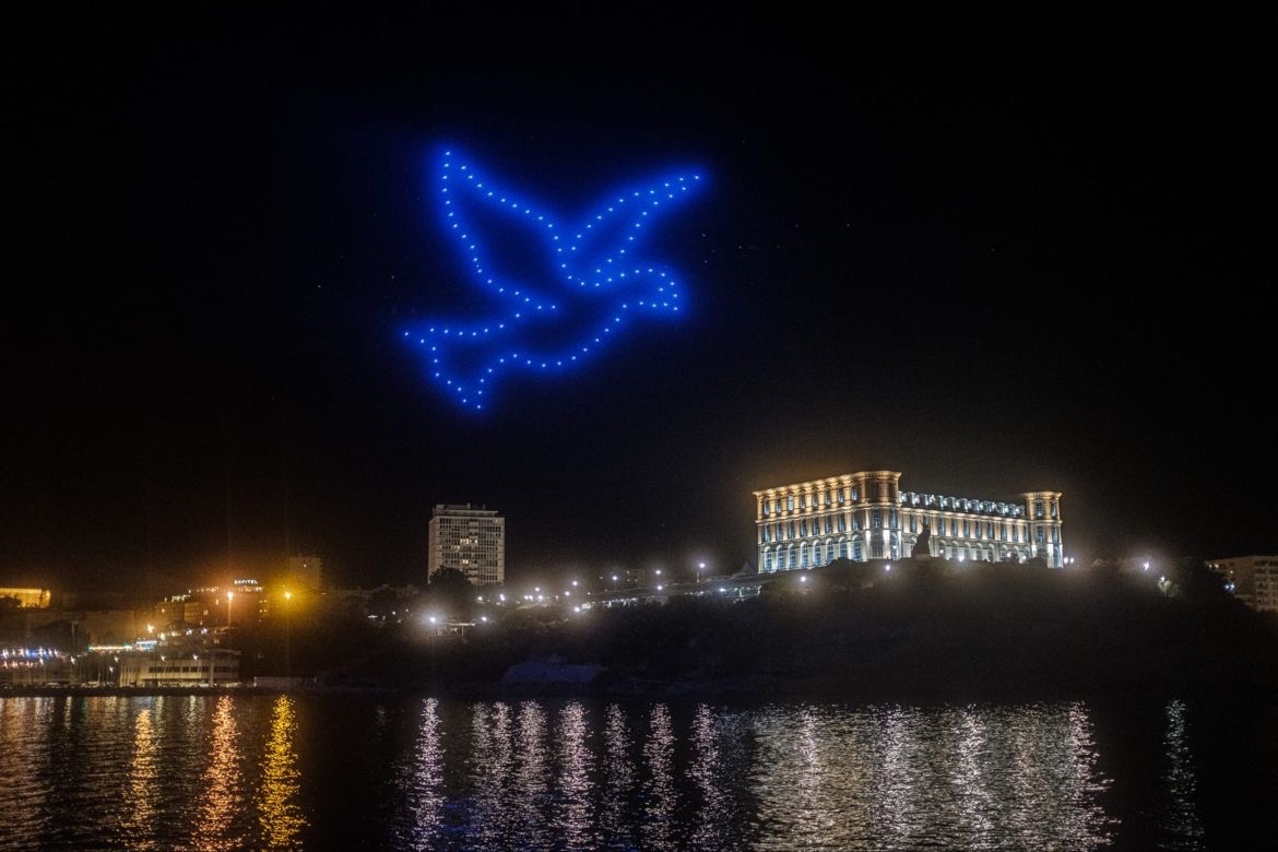 spectacle de drone sur mesure 