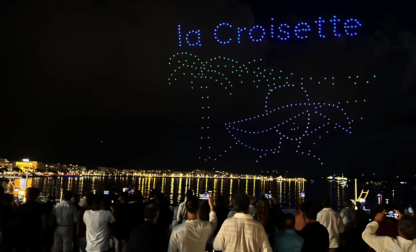 decollage de drones lumineux